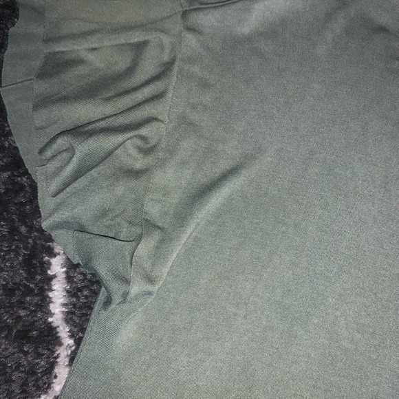 💛NWOT Ruffle Sleeve Top - Picture 5 of 6